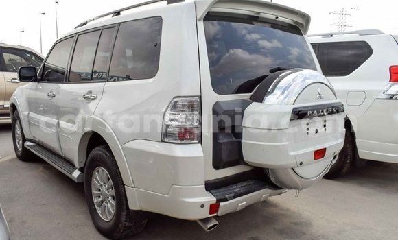Nunua Imported Mitsubishi Pajero Nyeupe Gari ndani ya Import - Dubai nchini Arusha Nunua Imported Mitsubishi Pajero Nyeupe Gari ndani ya Import - Dubai nchini Arusha