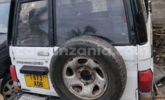 Buy Used Toyota Prado White Car in Biharamulo in Kagera Buy Used Toyota Prado White Car in Biharamulo in Kagera