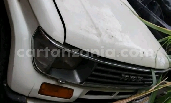 Buy Used Toyota Prado White Car in Biharamulo in Kagera Buy Used Toyota Prado White Car in Biharamulo in Kagera