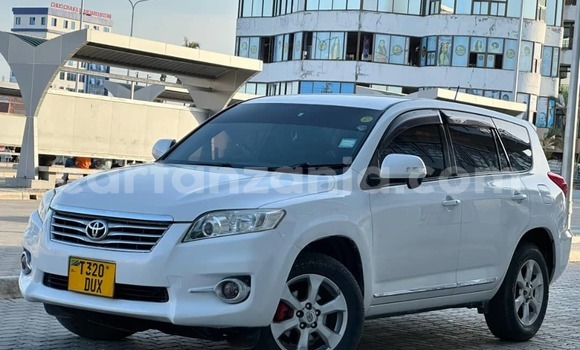Buy Used Toyota Vanguard White Car in Dar es Salaam in Dar es Salaam