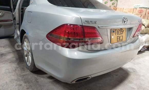 Nunua Ilio tumika Toyota Crown Nyingine Gari ndani ya Dar es Salaam nchini Dar es Salaam Nunua Ilio tumika Toyota Crown Nyingine Gari ndani ya Dar es Salaam nchini Dar es Salaam