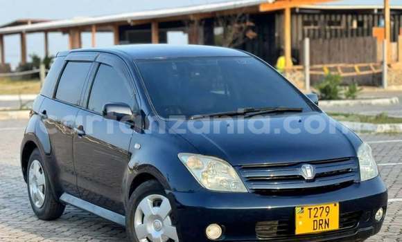 Nunua Ilio tumika Toyota IST Nyeusi Gari ndani ya Biharamulo nchini Kagera