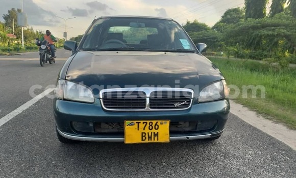 Nunua Ilio tumika Toyota Starlet Nyeusi Gari ndani ya Dar es Salaam nchini Dar es Salaam