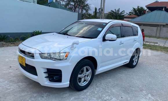 Buy Used Mitsubishi Outlander White Car in Dar es Salaam in Dar es Salaam Buy Used Mitsubishi Outlander White Car in Dar es Salaam in Dar es Salaam