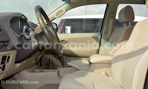 Nunua Imported Toyota Fortuner Nyeupe Gari ndani ya Import - Dubai nchini Arusha Nunua Imported Toyota Fortuner Nyeupe Gari ndani ya Import - Dubai nchini Arusha