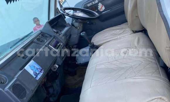 Buy Used Toyota Town Ace White Car in Dar es Salaam in Dar es Salaam Buy Used Toyota Town Ace White Car in Dar es Salaam in Dar es Salaam