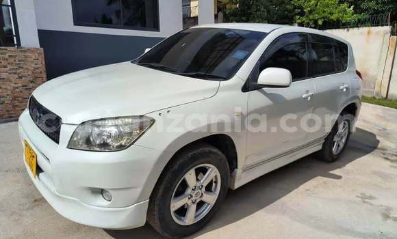 Buy Used Toyota RAV4 White Car in Dar es Salaam in Dar es Salaam Buy Used Toyota RAV4 White Car in Dar es Salaam in Dar es Salaam