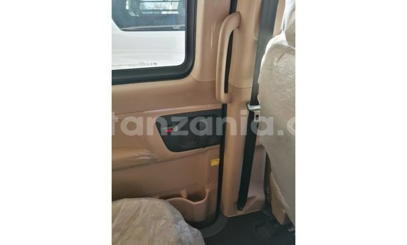 Buy Import Hyundai Accent White Car in Import - Dubai in Arusha Buy Import Hyundai Accent White Car in Import - Dubai in Arusha