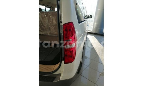 Buy Import Hyundai Accent White Car in Import - Dubai in Arusha Buy Import Hyundai Accent White Car in Import - Dubai in Arusha
