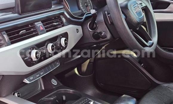 Nunua Ilio tumika Audi A4 Nyeupe Gari ndani ya Dodoma nchini Dodoma Nunua Ilio tumika Audi A4 Nyeupe Gari ndani ya Dodoma nchini Dodoma