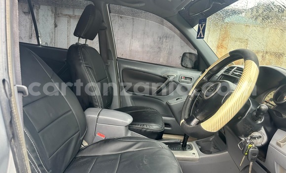 Nunua Ilio tumika Toyota RAV4 Fedha Gari ndani ya Ilala nchini Dar es Salaam Nunua Ilio tumika Toyota RAV4 Fedha Gari ndani ya Ilala nchini Dar es Salaam