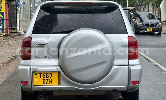 Nunua Ilio tumika Toyota RAV4 Fedha Gari ndani ya Ilala nchini Dar es Salaam Nunua Ilio tumika Toyota RAV4 Fedha Gari ndani ya Ilala nchini Dar es Salaam