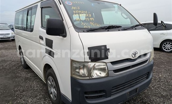 Nunua Imported Toyota Hiace Nyeupe Gari ndani ya Dar es Salaam nchini Dar es Salaam Nunua Imported Toyota Hiace Nyeupe Gari ndani ya Dar es Salaam nchini Dar es Salaam