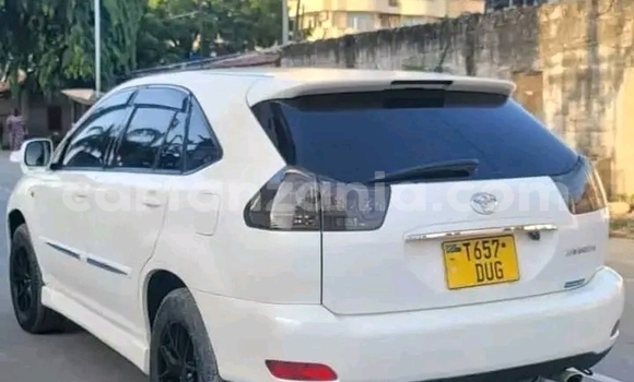 Buy Used Toyota Harrier White Car in Bwanga in Kagera