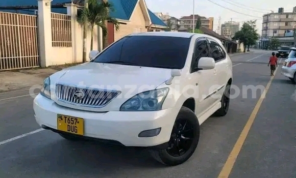 Buy Used Toyota Harrier White Car in Bwanga in Kagera Buy Used Toyota Harrier White Car in Bwanga in Kagera
