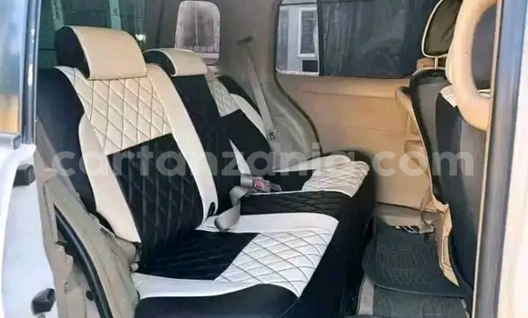 Nunua Ilio tumika Toyota Raum Nyeupe Gari ndani ya Butiama nchini Mara Nunua Ilio tumika Toyota Raum Nyeupe Gari ndani ya Butiama nchini Mara