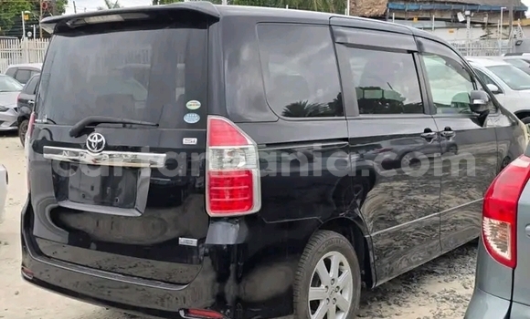 Nunua Ilio tumika Toyota Noah Nyeusi Gari ndani ya Biharamulo nchini Kagera Nunua Ilio tumika Toyota Noah Nyeusi Gari ndani ya Biharamulo nchini Kagera