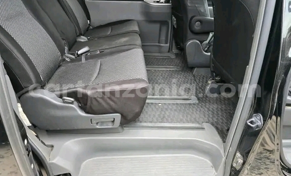 Nunua Ilio tumika Toyota Noah Nyeusi Gari ndani ya Biharamulo nchini Kagera Nunua Ilio tumika Toyota Noah Nyeusi Gari ndani ya Biharamulo nchini Kagera