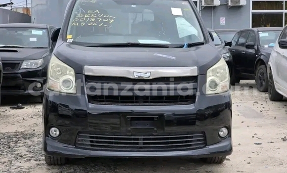 Nunua Ilio tumika Toyota Noah Nyeusi Gari ndani ya Biharamulo nchini Kagera Nunua Ilio tumika Toyota Noah Nyeusi Gari ndani ya Biharamulo nchini Kagera
