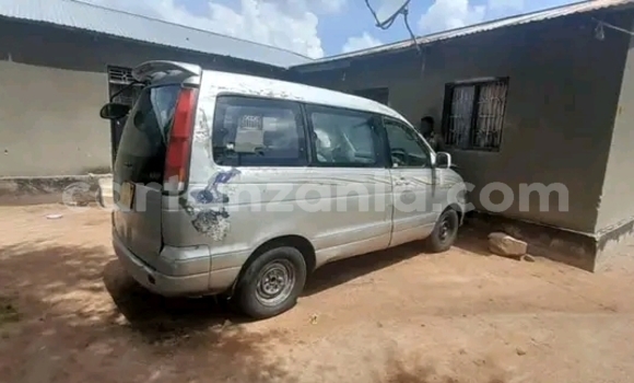 Nunua Ilio tumika Toyota Noah Nyingine Gari ndani ya Biharamulo nchini Kagera Nunua Ilio tumika Toyota Noah Nyingine Gari ndani ya Biharamulo nchini Kagera