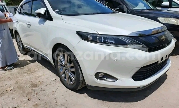 Nunua Ilio tumika Toyota Harrier Nyeupe Gari ndani ya Biharamulo nchini Kagera Nunua Ilio tumika Toyota Harrier Nyeupe Gari ndani ya Biharamulo nchini Kagera