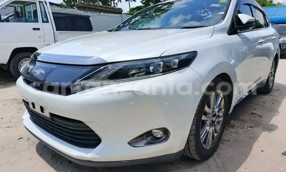 Nunua Ilio tumika Toyota Harrier Nyeupe Gari ndani ya Biharamulo nchini Kagera Nunua Ilio tumika Toyota Harrier Nyeupe Gari ndani ya Biharamulo nchini Kagera