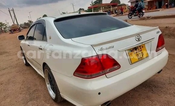 Nunua Ilio tumika Toyota Crown Nyeupe Gari ndani ya Biharamulo nchini Kagera Nunua Ilio tumika Toyota Crown Nyeupe Gari ndani ya Biharamulo nchini Kagera