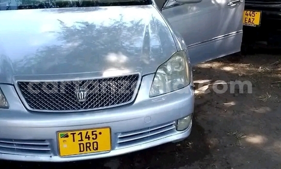 Buy Used Toyota Crown White Car in Chamwino in Dodoma