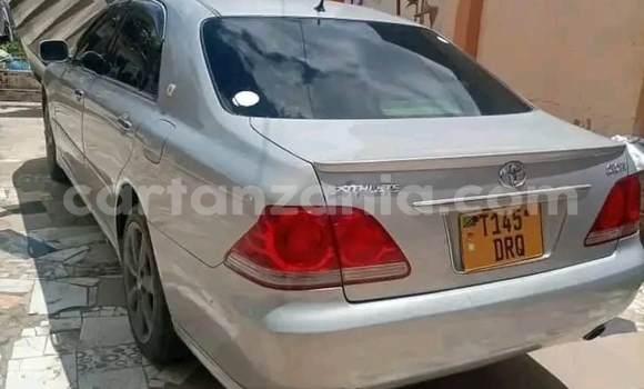Buy Used Toyota Crown White Car in Chamwino in Dodoma Buy Used Toyota Crown White Car in Chamwino in Dodoma