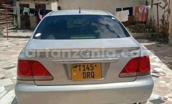Buy Used Toyota Crown White Car in Chamwino in Dodoma Buy Used Toyota Crown White Car in Chamwino in Dodoma