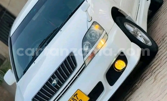 Buy Used Toyota Harrier White Car in Biharamulo in Kagera Buy Used Toyota Harrier White Car in Biharamulo in Kagera
