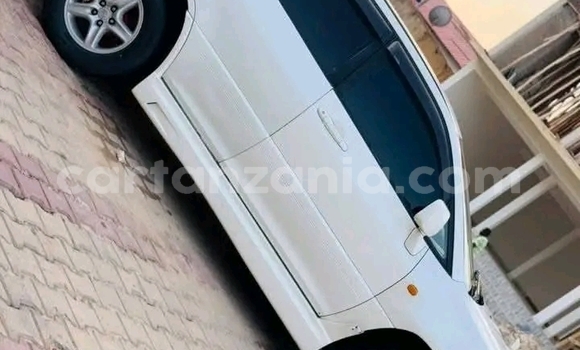 Buy Used Toyota Harrier White Car in Biharamulo in Kagera Buy Used Toyota Harrier White Car in Biharamulo in Kagera