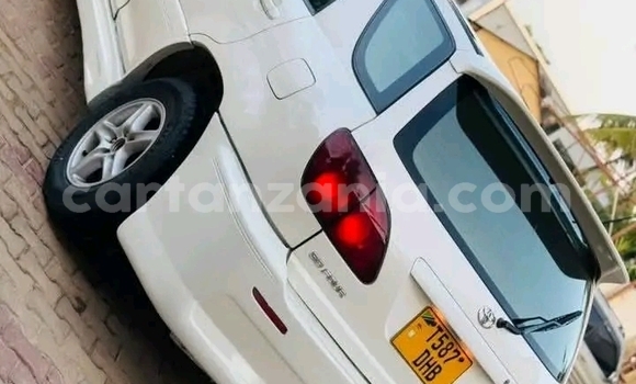 Buy Used Toyota Harrier White Car in Biharamulo in Kagera Buy Used Toyota Harrier White Car in Biharamulo in Kagera