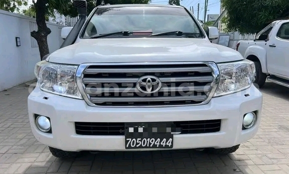 Buy Used Toyota Land Cruiser White Car in Bariadi in Simiyu Buy Used Toyota Land Cruiser White Car in Bariadi in Simiyu