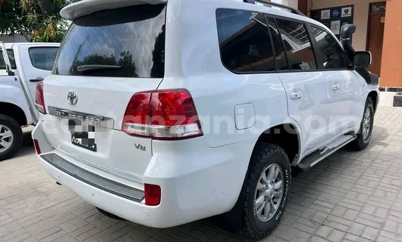 Buy Used Toyota Land Cruiser White Car in Bariadi in Simiyu Buy Used Toyota Land Cruiser White Car in Bariadi in Simiyu