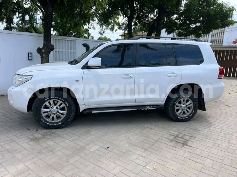 Big with watermark toyota land cruiser simiyu bariadi 27392