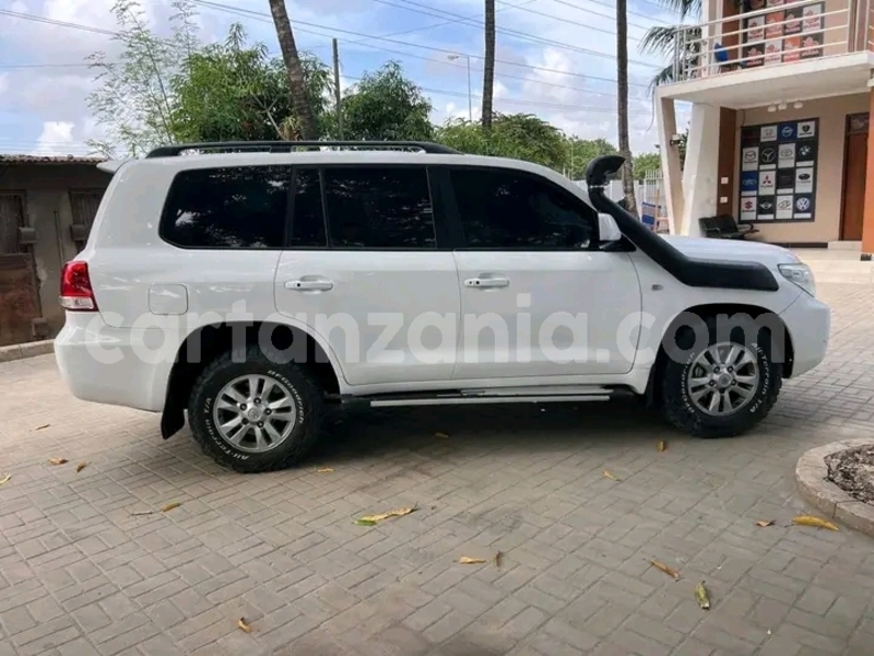 Big with watermark toyota land cruiser simiyu bariadi 27392