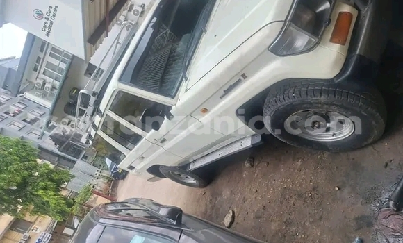 Nunua Ilio tumika Toyota Land Cruiser Prado Nyeupe Gari ndani ya Biharamulo nchini Kagera Nunua Ilio tumika Toyota Land Cruiser Prado Nyeupe Gari ndani ya Biharamulo nchini Kagera
