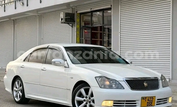Buy Used Toyota Crown White Car in Biharamulo in Kagera Buy Used Toyota Crown White Car in Biharamulo in Kagera