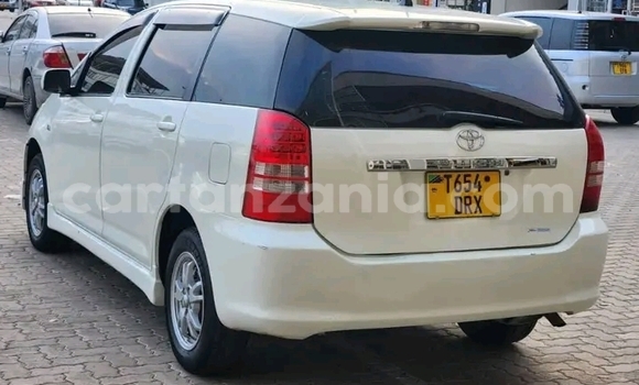 Buy Used Toyota IST White Car in Biharamulo in Kagera Buy Used Toyota IST White Car in Biharamulo in Kagera