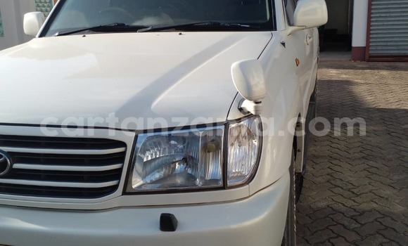 Nunua Ilio tumika Toyota Land Cruiser Nyeupe Gari ndani ya Dar es Salaam nchini Dar es Salaam Nunua Ilio tumika Toyota Land Cruiser Nyeupe Gari ndani ya Dar es Salaam nchini Dar es Salaam