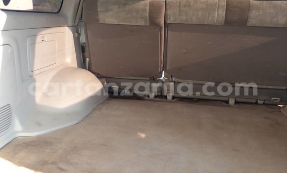 Nunua Ilio tumika Toyota Land Cruiser Nyeupe Gari ndani ya Dar es Salaam nchini Dar es Salaam Nunua Ilio tumika Toyota Land Cruiser Nyeupe Gari ndani ya Dar es Salaam nchini Dar es Salaam