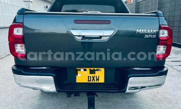 Nunua Ilio tumika Toyota Hilux Bluu Gari ndani ya Dar es Salaam nchini Dar es Salaam