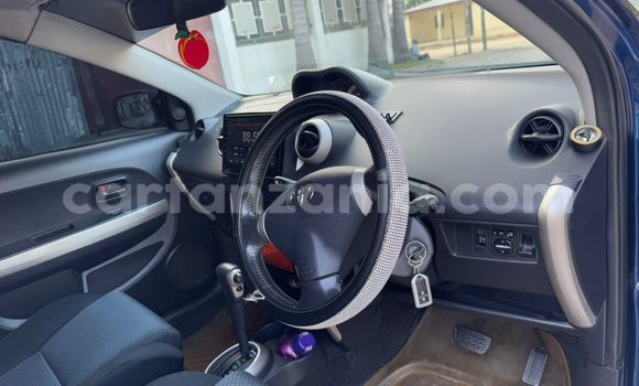 Nunua Ilio tumika Toyota IST Bluu Gari ndani ya Dar es Salaam nchini Dar es Salaam