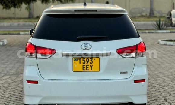 Nunua Ilio tumika Toyota Wish Nyeupe Gari ndani ya Dar es Salaam nchini Dar es Salaam