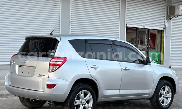 Buy Used Toyota RAV4 Silver Car in Dar es Salaam in Dar es Salaam Buy Used Toyota RAV4 Silver Car in Dar es Salaam in Dar es Salaam