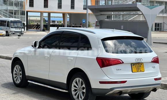 Nunua Ilio tumika Audi Q5 Nyeupe Gari ndani ya Dar es Salaam nchini Dar es Salaam