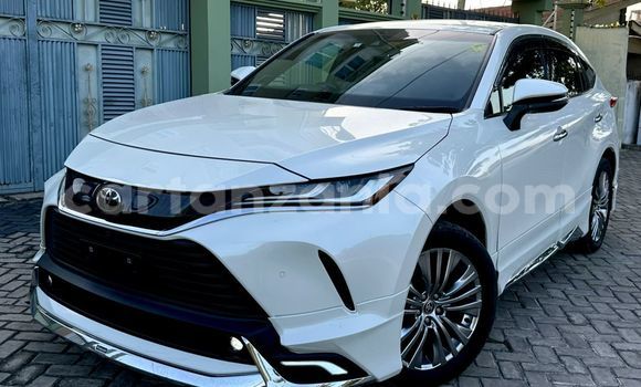 Nunua Mpya Toyota Harrier Nyeupe Gari ndani ya Dar es Salaam nchini Dar es Salaam