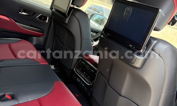 Nunua Imported Toyota Land Cruiser Nyeupe Gari ndani ya Dar es Salaam nchini Dar es Salaam Nunua Imported Toyota Land Cruiser Nyeupe Gari ndani ya Dar es Salaam nchini Dar es Salaam