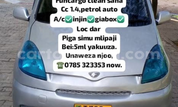 Nunua Ilio tumika Toyota FunCargo Fedha Gari ndani ya Dar es Salaam nchini Dar es Salaam